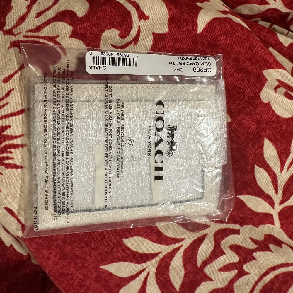 Coach Cream Leather Card Holder - Picture 4 of 4